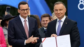 Duda podjął decyzję ws. 800 plus. Morawiecki podczas uroczystości zaatakował Tuska | WYBORY 2023