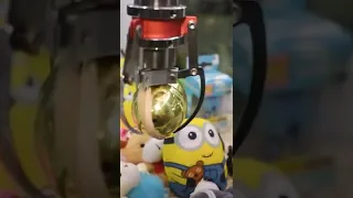 Winning 2 Gold Eggs at a Claw Machine (ULTIMATE PRIZE INSIDE) #shorts