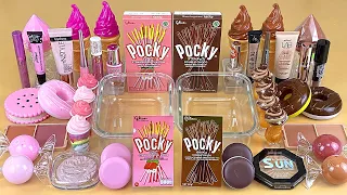 Pocky CHOCOLATE vs STRAWBERRY SLIME Mixing makeup and glitter into Clear Slime Satisfying Slime