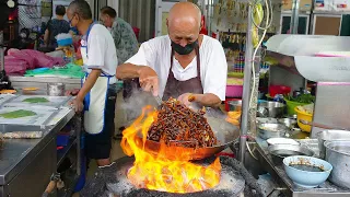 Black Noodles That Can't Be Eaten With Chopsticks! - Malaysian Street Food