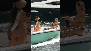 🥂🌅Diva Has Trouble Popping Champagne on the Boat!🚢🍾| Miami River | Miami Boats. ✨📸