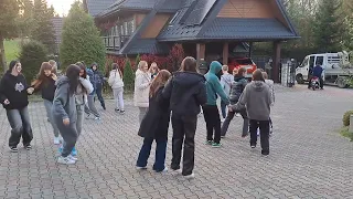 A Belgian dance in the yard Wymiana młodzieży Erasmus Plus 2023