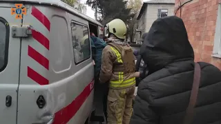 В Білопілля рятувальники надали допомогу мирним громадянам, які постраждали від ворожого обстрілу