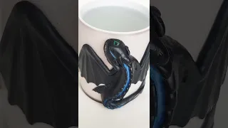 Беззубик "Синий Вспыш" на кружке хамелеоне. Магическая чашка Ночная фурия из Как приручить дракона.