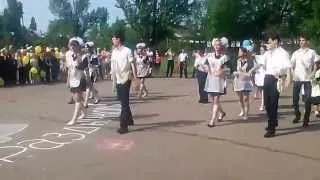 Супер танец на последний звонок))