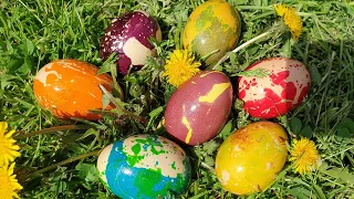 Easter marble eggs with oil