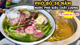 Great pho recipe 1 quintal of beef bones per day, 30 year Street restaurant,Vietnamese Street Food
