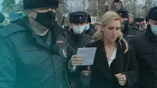 Задержание главы "Альянса врачей" у колонии, где сидит Навальный