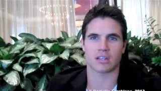 Robbie Amell talks 'The Tomorrow People' character similarities & earning stunt stripes