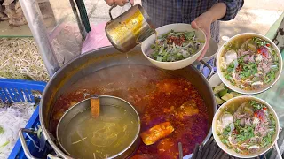 Amazing! $1.25 Famous Traditional Saigon Street Food Must Try When Traveling To Vietnam