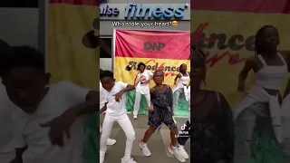 Afronitaaa and kids dance to I Feel Nice song by Kuami Eugene