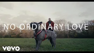 Rag'n'Bone Man - No Ordinary Love (Live from Larch Studios)