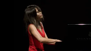 Yuja Wang plays Schubert/Liszt Auf dem Wasser zu singen (2010)