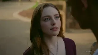 Legacies 1х2 Аларик нашел какую то ведьму