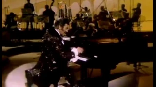 The Liberace Show: Liberace plays "Chopsticks" (1969)