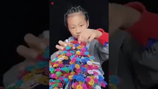 WOW! Amazing A little Girl Making Bonsai By Bending Metal Wire