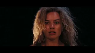 Margot Robbie is bitten by a snake Babylon 2022 2023