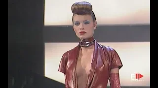 GIVENCHY Fall Winter 1998 1999 Paris - Fashion Channel