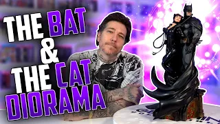 Unboxing the BATMAN & CATWOMAN Diorama from Sideshow!