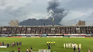 🌋 Lava bombs today as Sakurajima volcano erupts in Japan 🇯🇵 July 17 2022 今日の桜島火山噴火溶岩