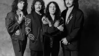 Black Sabbath - Master Of Insanity (Lyrics)