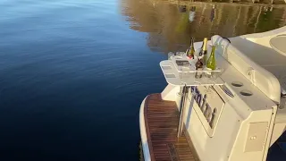 Carabarlife Stern bar fitted to a Bayliner 285