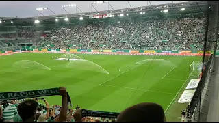 Rapid Fans singen den Fan Song im Allianz Stadion. War ne geile Stimmung