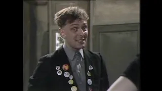 The Young Ones Season 2 Episode 02   Cash