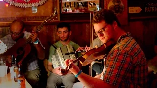 Dylan Foley & Friends: Blackthorne Pub Session. Catskills Irish 2015 #7