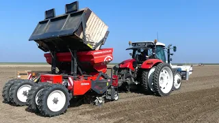 Aardappelen poten met 5x Steyr in de hoofd rol. Mts. A.L.Van Os Uithuizermeeden.