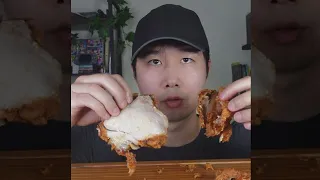 how to ACTUALLY eat fried chicken