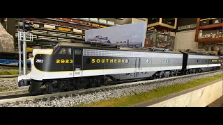 NOT another green E8!  Is the NEWEST Lionel Southern E8 worth the hype?