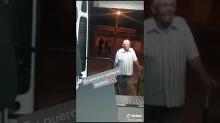 senhor confunde base da pm com carinho de cachorro quente