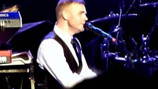 GARY BARLOW - MEDLEY & FOREVER LOVE - Royal Albert Hall 06th DEC 2011