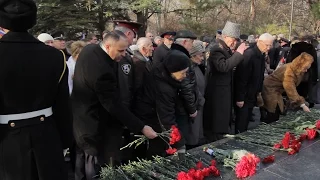 20.02.2015 Вечный огонь - возложение цветов к 23 февраля. Симферополь