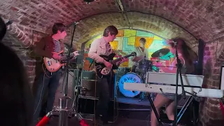 Liverpool Cavern Club Livehouse @Carouselbandlive 沉浸式体验利物浦的洞穴酒吧现场表演