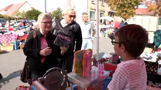 Bon plan : ils vendent leurs vieux jouets sur les vide-greniers