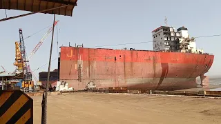 danger cutting ship ⚓. bulk ship cating