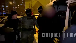 Розыгрыш задержали в машине happy birthday Prank СпецНаз Шоу (Special forces in Russia) SWAT show