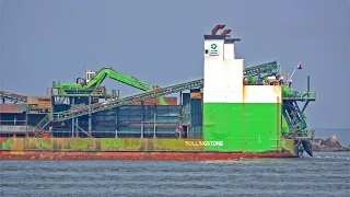 MOORING OPERATION WITH CRUDE OIL TANKER AND UNIQUE STONE CARRIER AT ROTTERDAM PORT - 4K SHIPSPOTTING