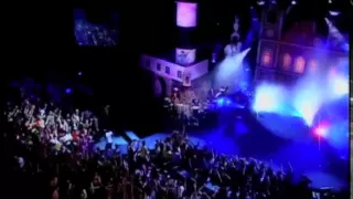 Netinho cantando "Baianidade Nagô/Prefixo de Verão" no seu primeiro DVD em 2007