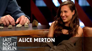 Skurrile Sammlungen - Alice Merton über Schnecken, Steine und Welthits | Talk | Late Night Berlin