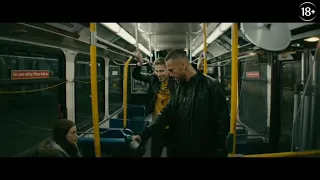 Полная сцена драки в автобусе из фильма Никто 2021 мем