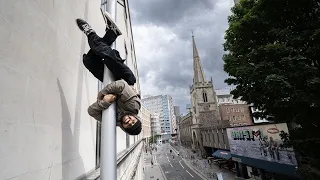 10 Daredevils Who Risked it All Doing Crazy Stunts