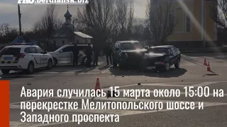 В Бердянске Lexus протаранил ВАЗ