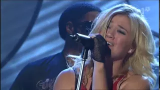 Kelly Clarkson Behind These Hazel Eyes Live