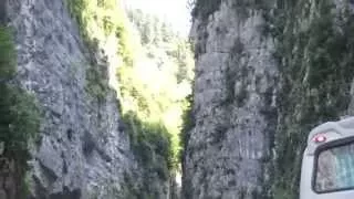 Юпшарский каньон, или каменный мешок (Абхазия, дорога на озеро "Рица")