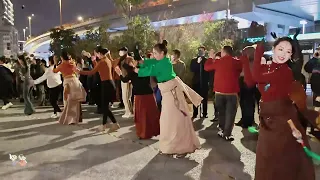 Tibetan dance "Fingering Song", choreographed by Zhuo Recham Team