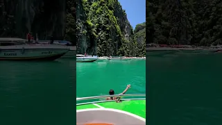 Острова Пхи-Пхи (Phi-Phi Islands) — райский уголок Таиланда.