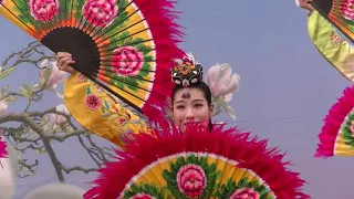 Korean Fan Dance at Duk Su Palace